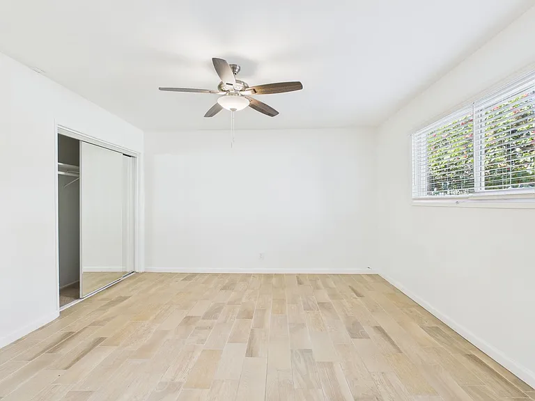 330 W I St — Photo 76