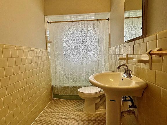 4th image of 5948 Nagel Ave APT 2E