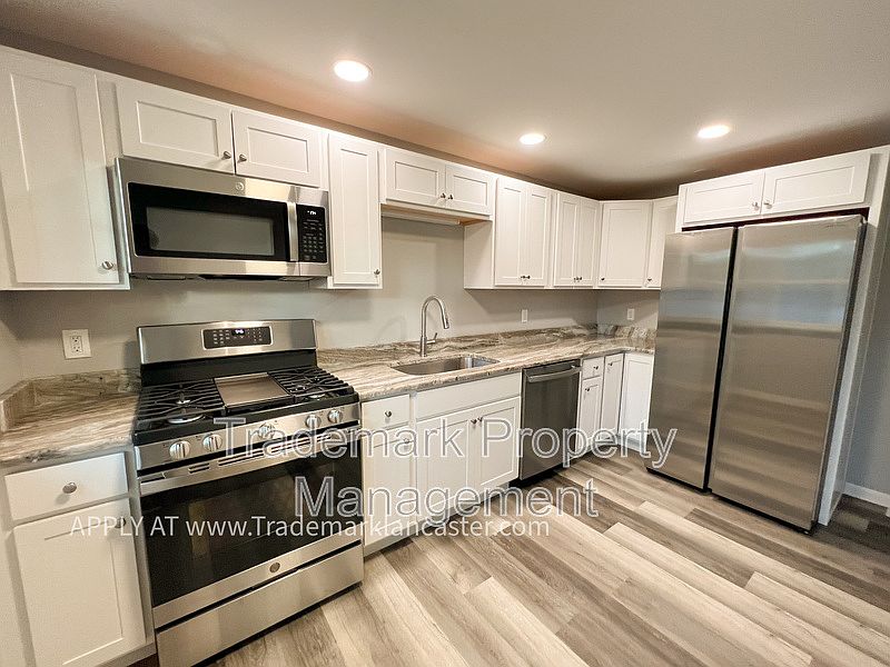 1st image of 847 Hilton Dr