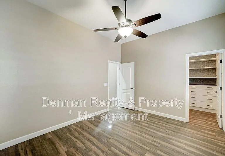 1357 N Drexel — Photo 26