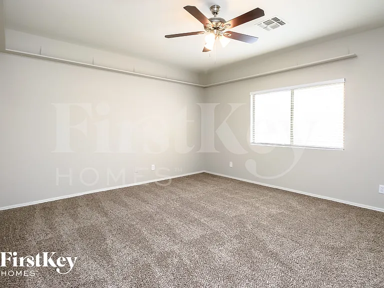 991 E Desert Moon Trl — Photo 8