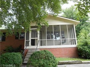 2208 Springhill Rd, Greensboro, NC 27403