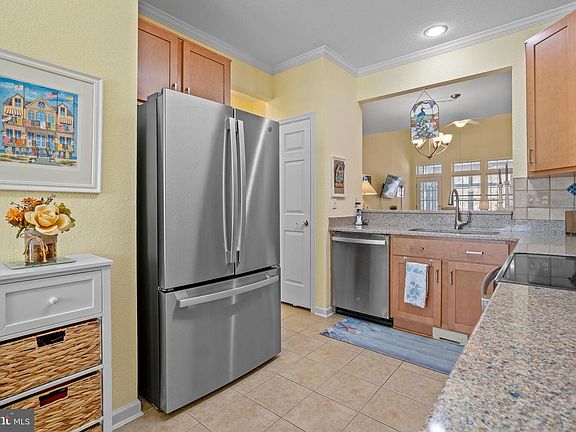 4th image of 16 Juniper Ct #61
