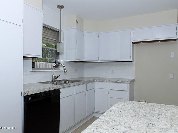 4th image of 2104 Limoges Dr E