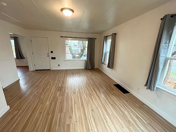 3rd image of 6912 N Jersey St #6912