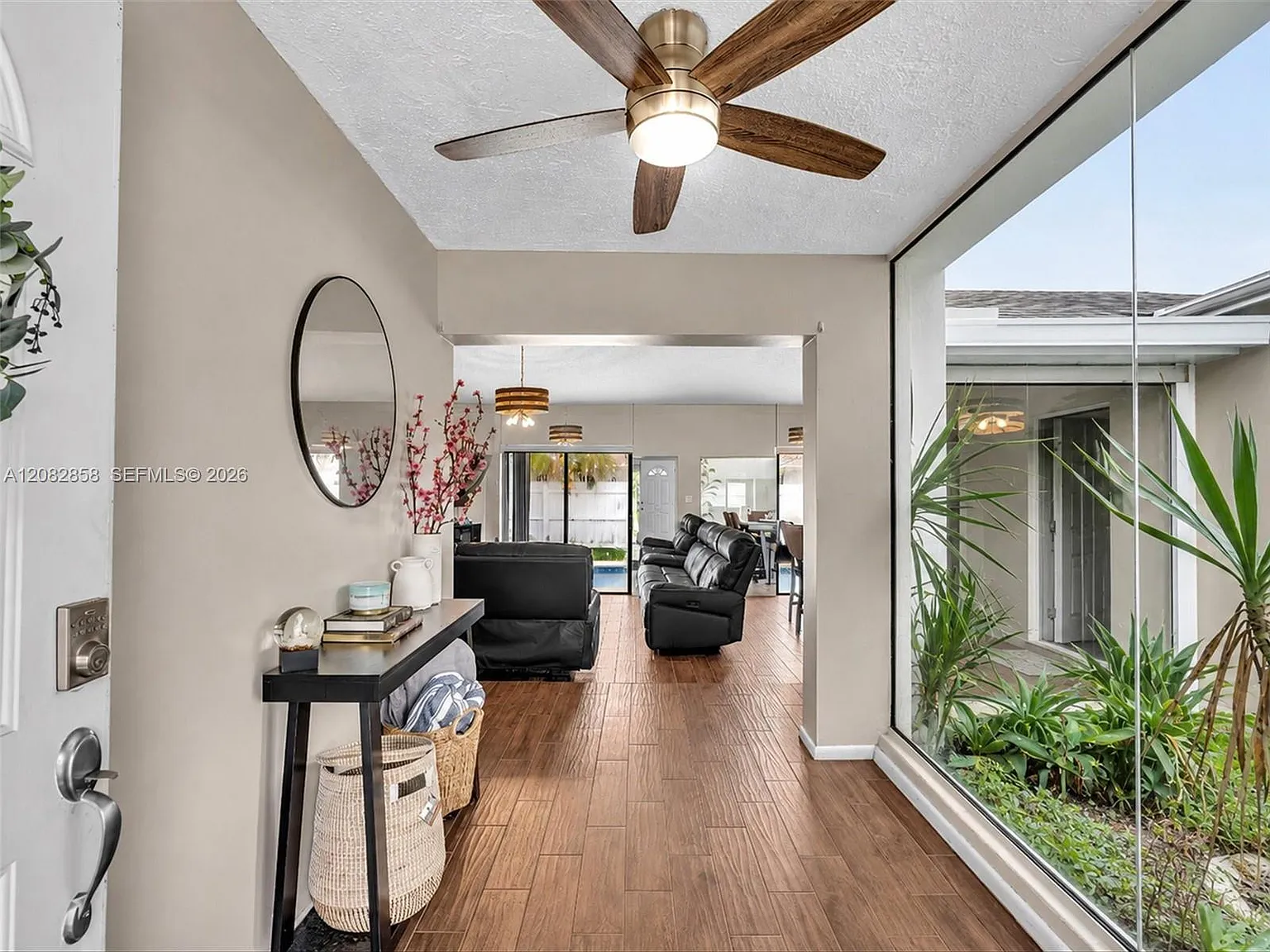 8240 NW 54th St — Photo 3