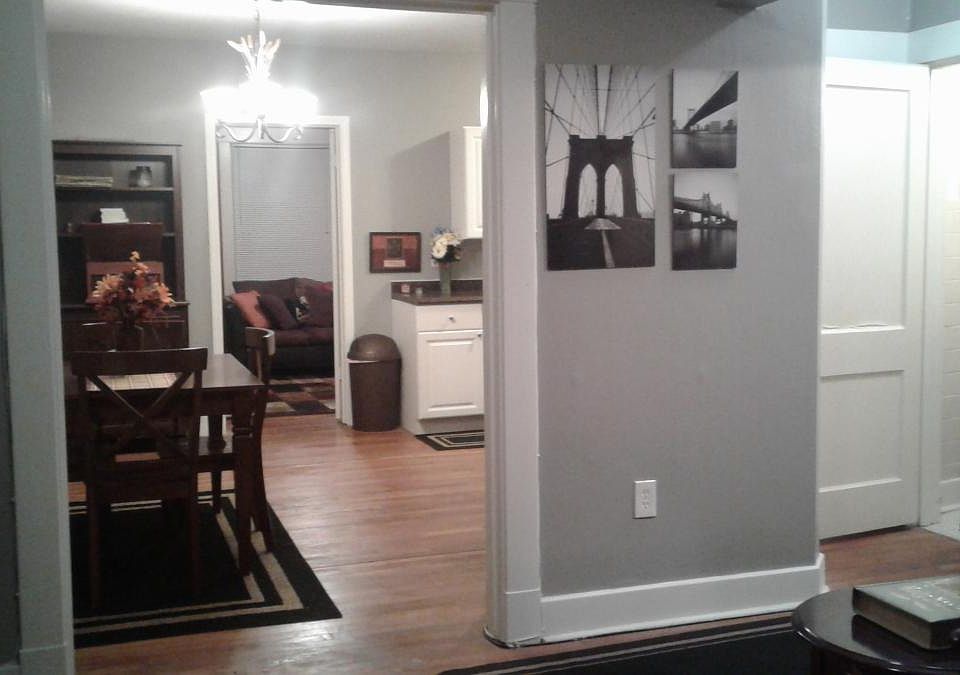2nd image of 2906 Glenmore Ave