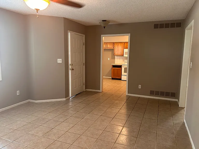 3903 Willshire Dr — Photo 7