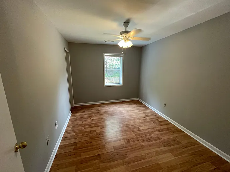 552 Pulaski St — Photo 55