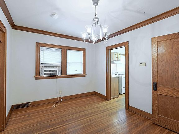 3rd image of 1129 S 10th St #1X1