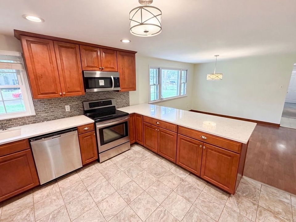 2nd image of 2679 S Wollenweber Rd