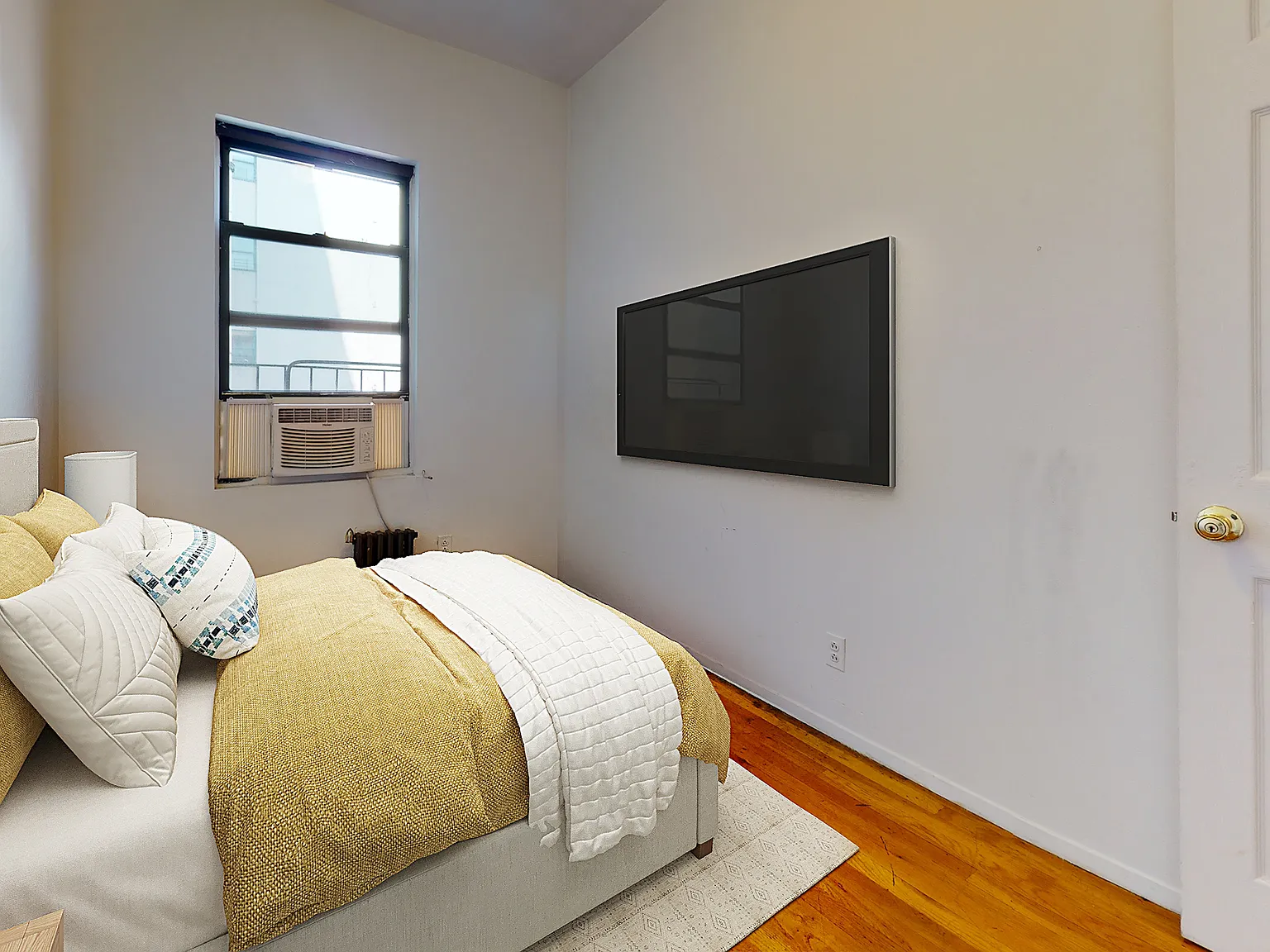 94 3rd Avenue — Photo 3