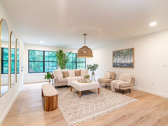 4th image of 515 Johnson Ln