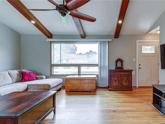 3rd image of 11734 Gross Dr