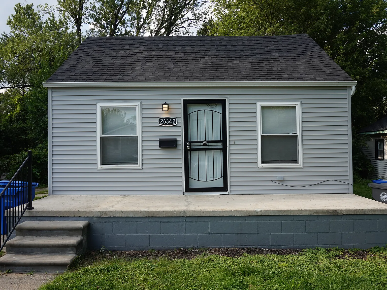 3 bed, 796 sqft, $1,400 — Photo 1