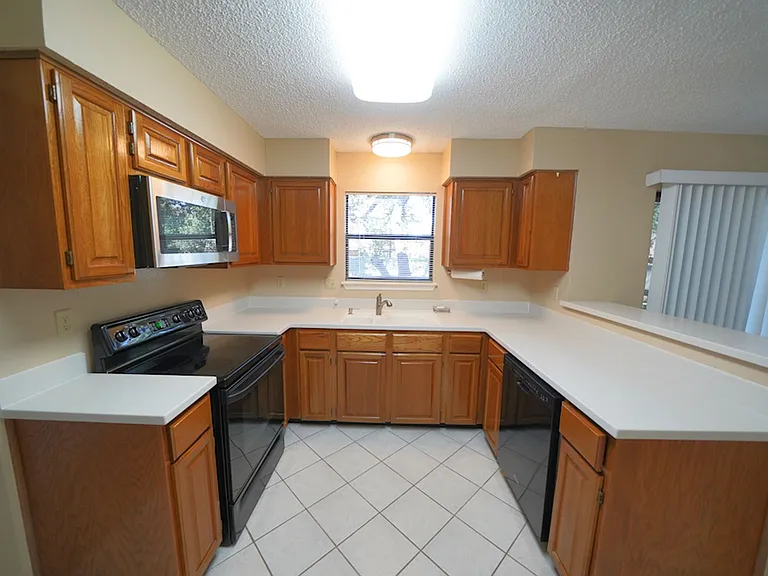 7315 Park West Dr — Photo 10