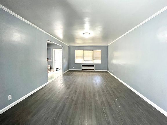 3rd image of 109 Bay 23rd St #2