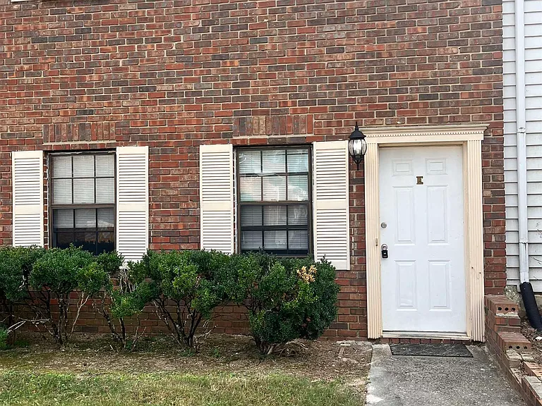 6354 Shannon Pkwy #9E — Photo 1