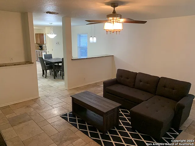 3 bed, 2.0 bath, 1249 sqft, $1,600 — Photo 2