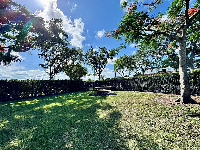 9857 Baywinds Dr #9210 — Photo 43