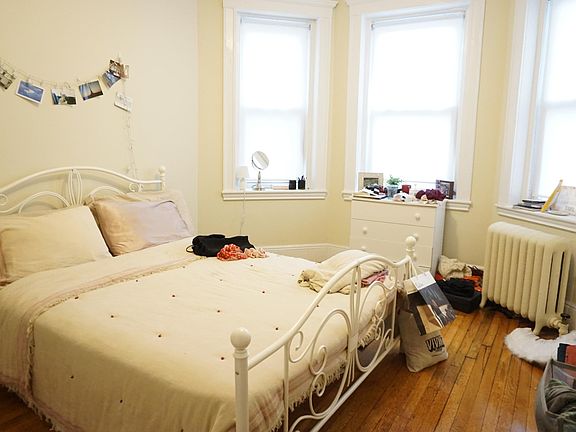 2nd image of 63 Woodstock Ave APT 10Y