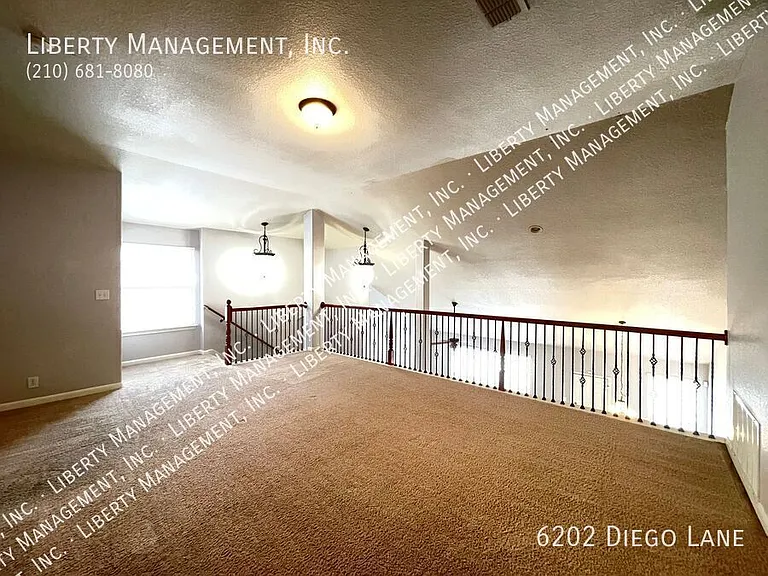6202 Diego Ln — Photo 26