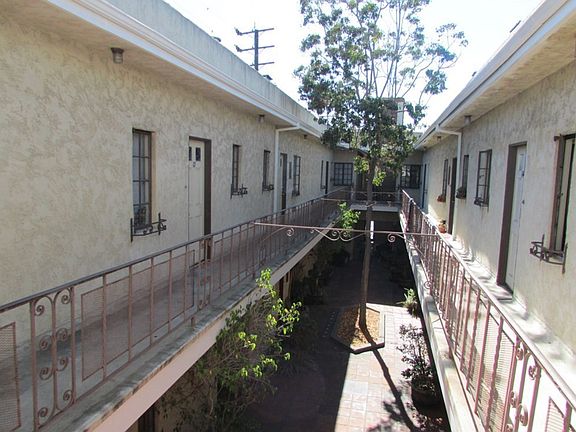 5th image of 1000 Redondo Ave APT 12