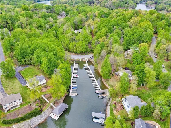 91 Walnut Trace Dr, Hardy, VA 24101