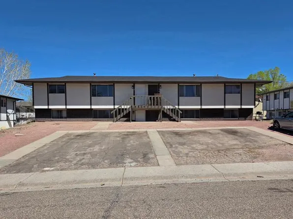 5 Douglas Ln, Pueblo, CO 81001