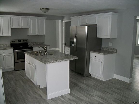 5th image of 48 Carousel Ln