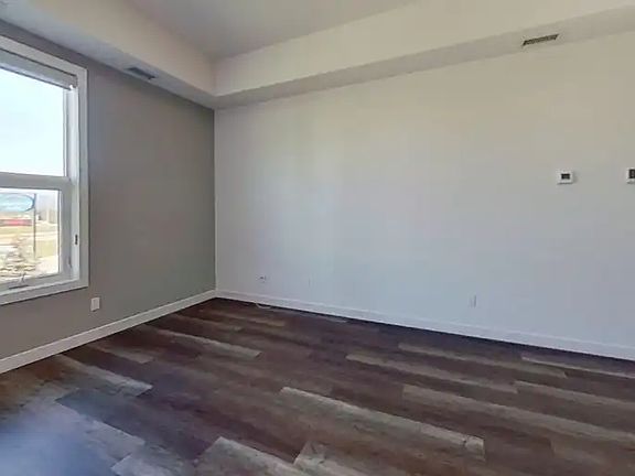 5th image of 439 Makenny St #205