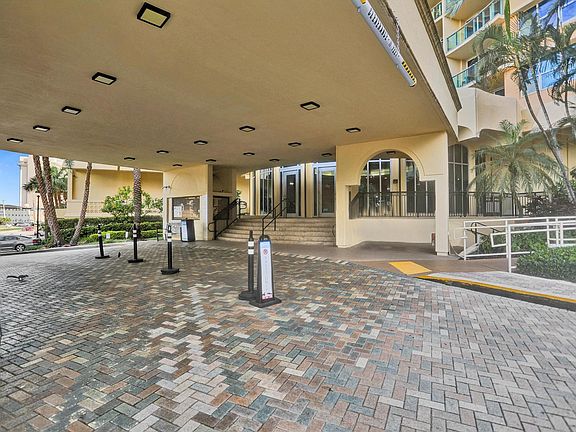 4th image of 2501 S Ocean Drive #616
