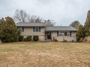 8397 N Riverview Dr, Kalamazoo, MI 49004