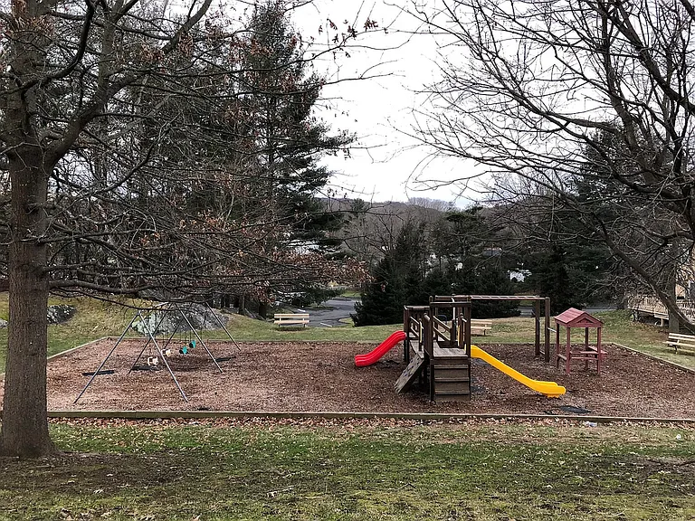11 Idlewood — Photo 33