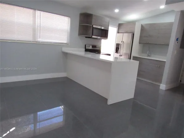 2867 SW 14th St, Fort Lauderdale, FL 33312