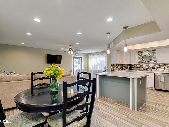 5th image of 647 N Gentry Cir