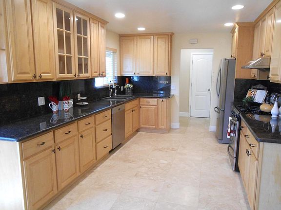 5th image of 3454 Parkland Ave