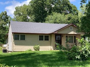 2716 Bloomfield Rd, Cape Girardeau, MO 63703