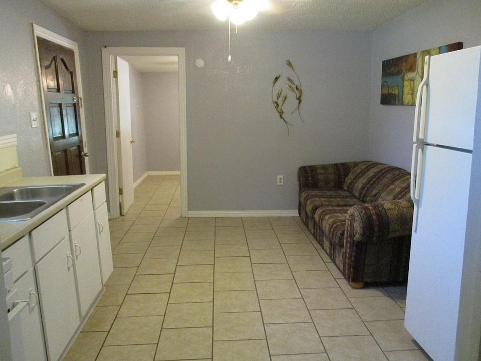 1st image of 729 Tarver St