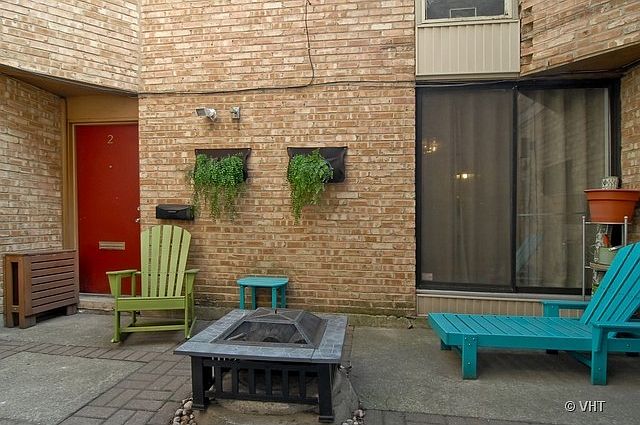 1st image of 720 W Oakdale Ave #2