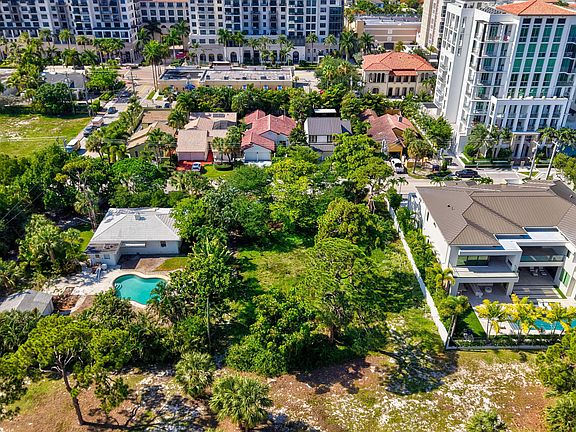 5th image of 442 E Royal Palm Road