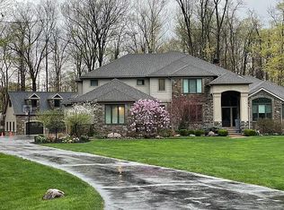 9710 Cumberland Trl, Chagrin Falls, OH