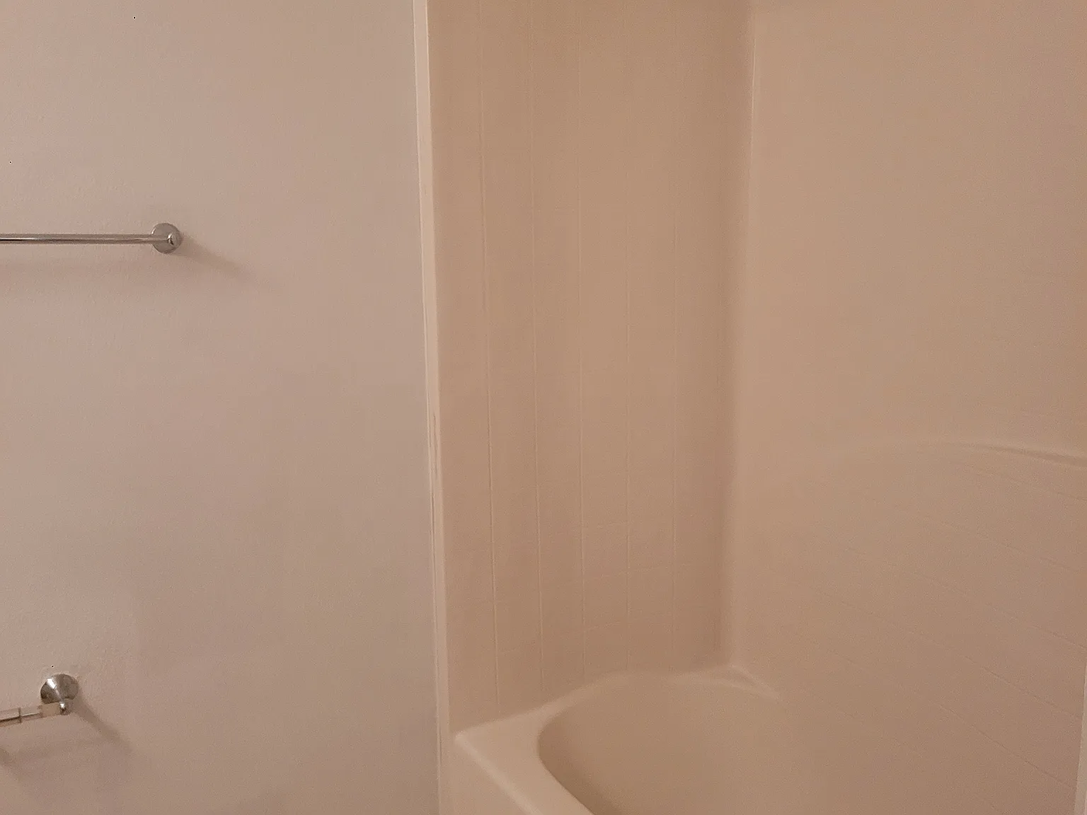 4 bed, 1768 sqft, $850 — Photo 2