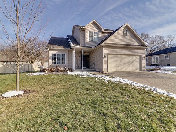 2nd image of 103 Meadow Ln