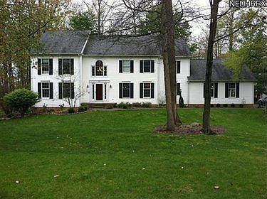 1st image of 52 Fairfax Dr
