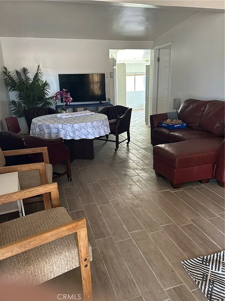 2 bed, 1035 sqft, $1,585 — Photo 1
