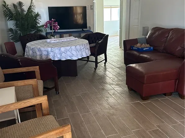 15826 Bear Valley Rd APT B, Victorville, CA 92395