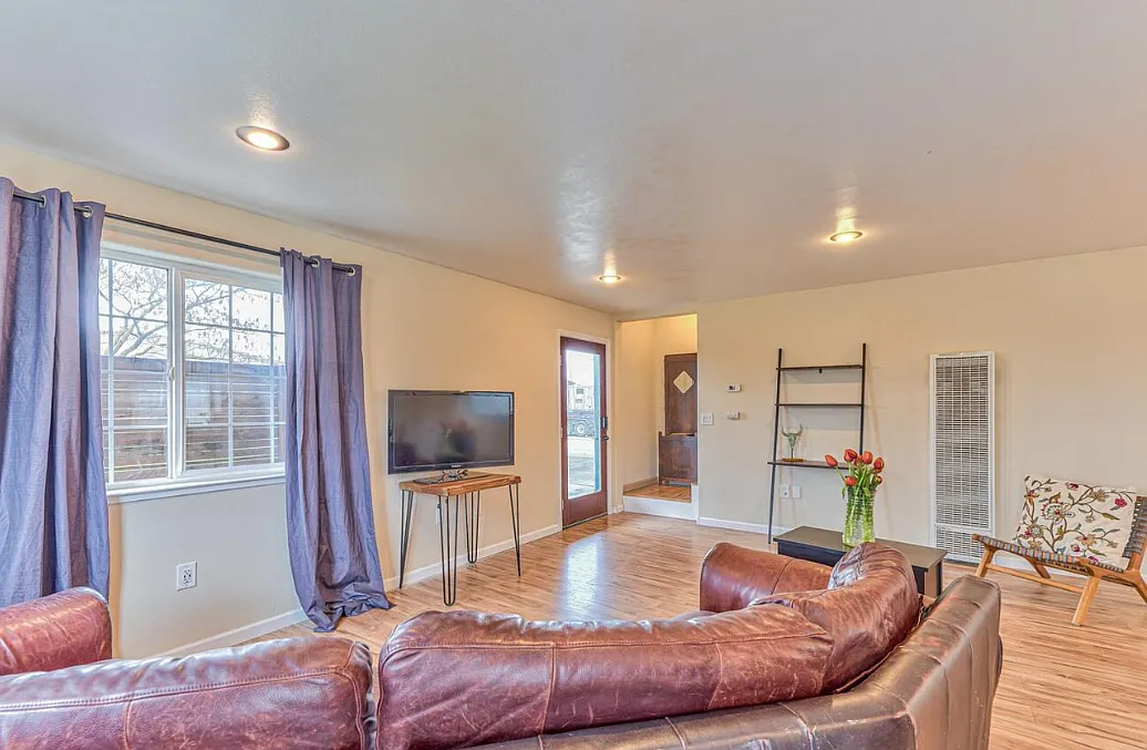 3 bed, $3,850 — Photo 3