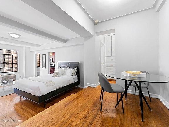 3rd image of 10 Park Ave #7G