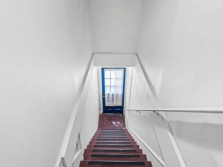 915 Lafayette Blvd #B — Photo 3